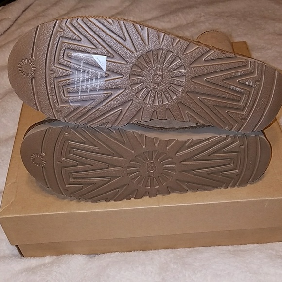 UGGS 🔥FLASH SALE🔥 - Picture 6 of 8